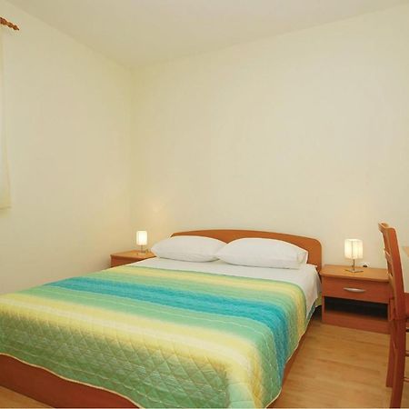 Cozy Apartment In Posedarje With House Sea View Екстериор снимка