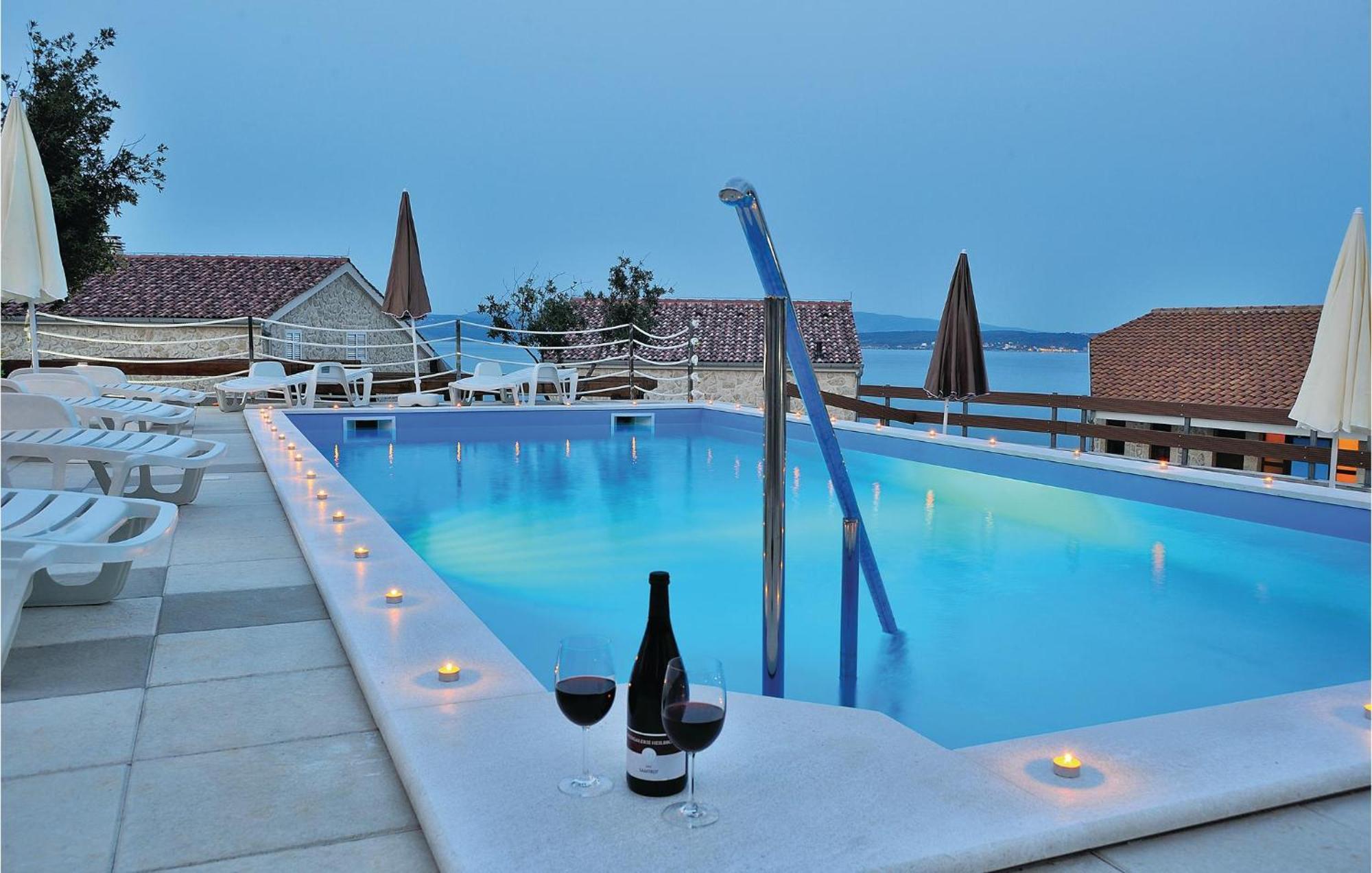 Cozy Apartment In Posedarje With House Sea View Екстериор снимка
