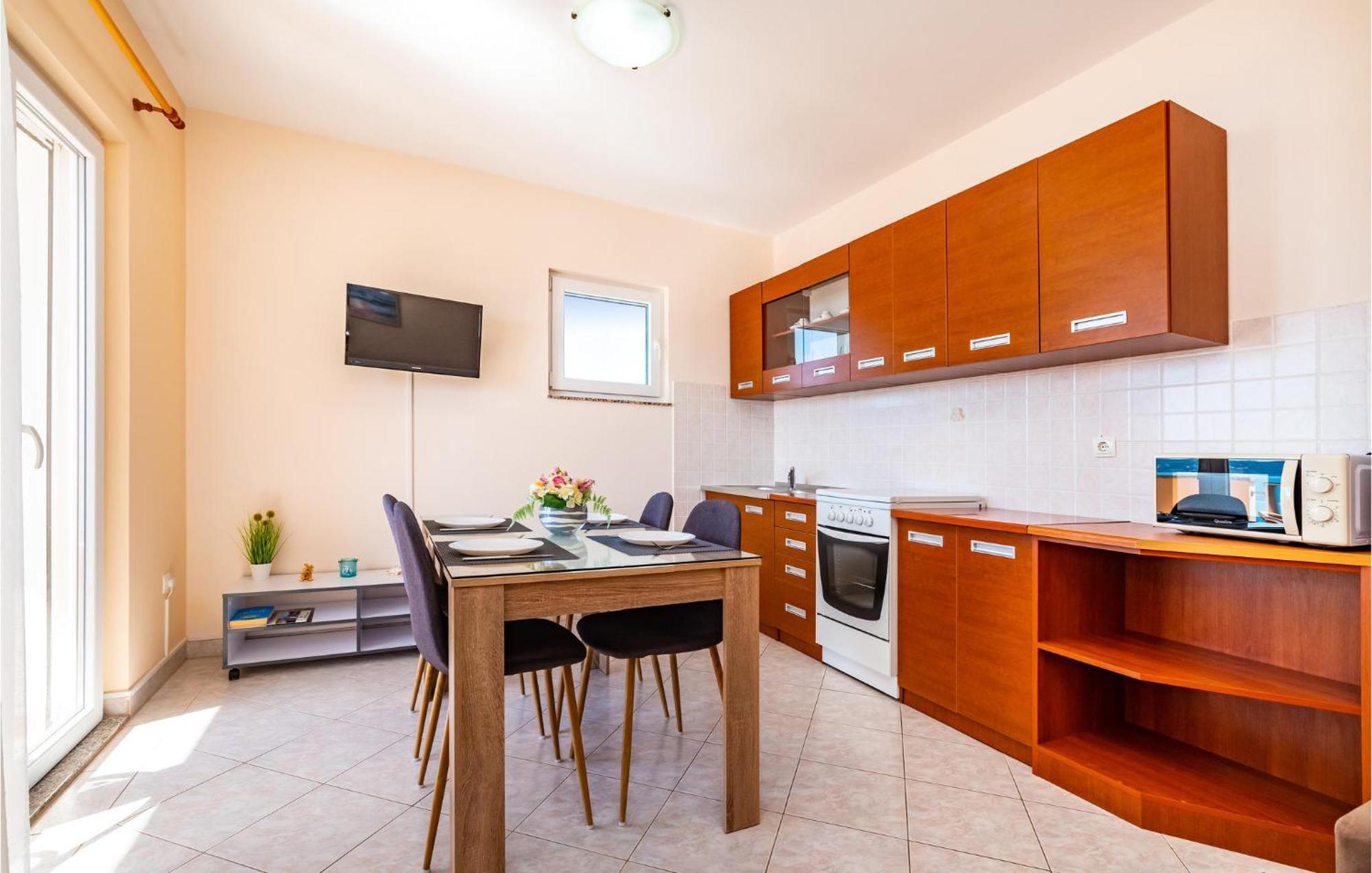 Cozy Apartment In Posedarje With House Sea View Екстериор снимка