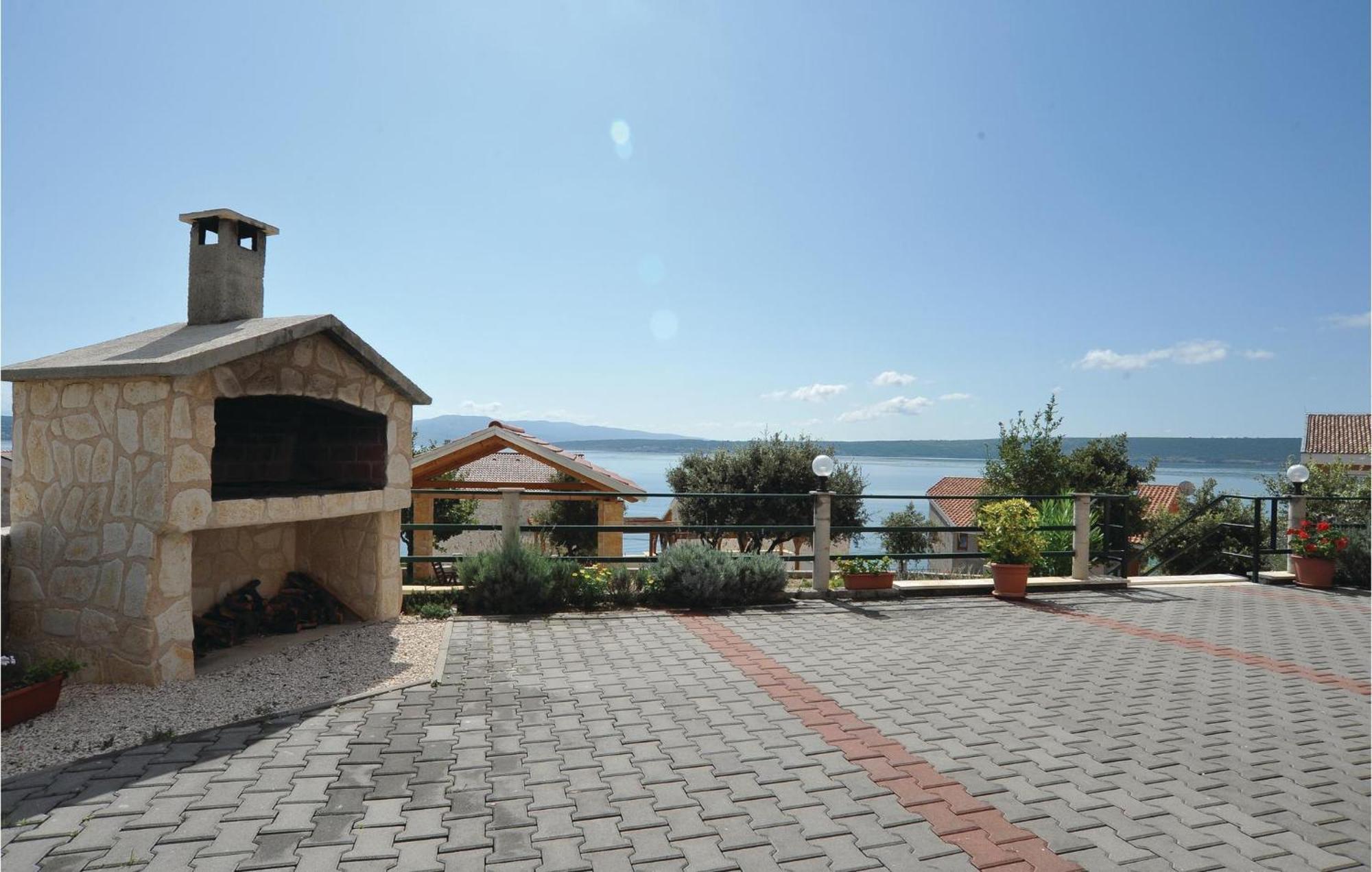 Cozy Apartment In Posedarje With House Sea View Екстериор снимка