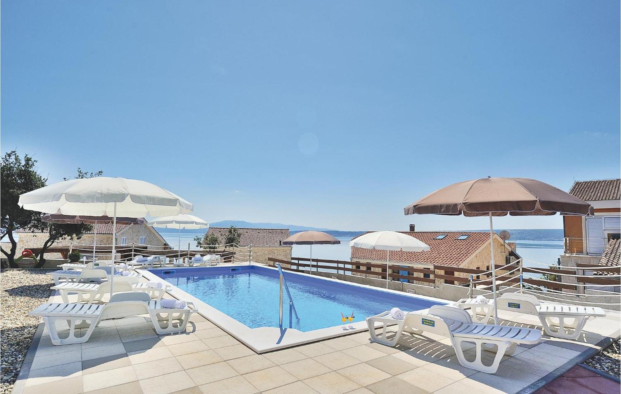 Cozy Apartment In Posedarje With House Sea View Екстериор снимка