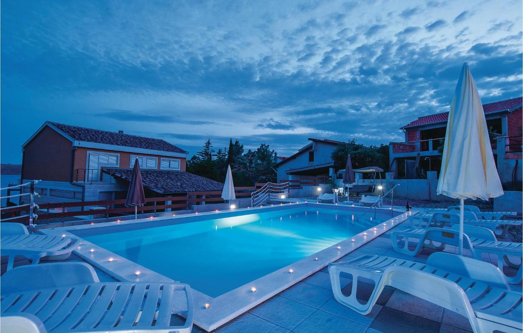 Cozy Apartment In Posedarje With House Sea View Екстериор снимка